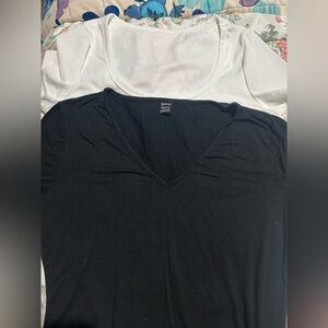 SHEIN Black and White V-Neck Short Sleeve Tops